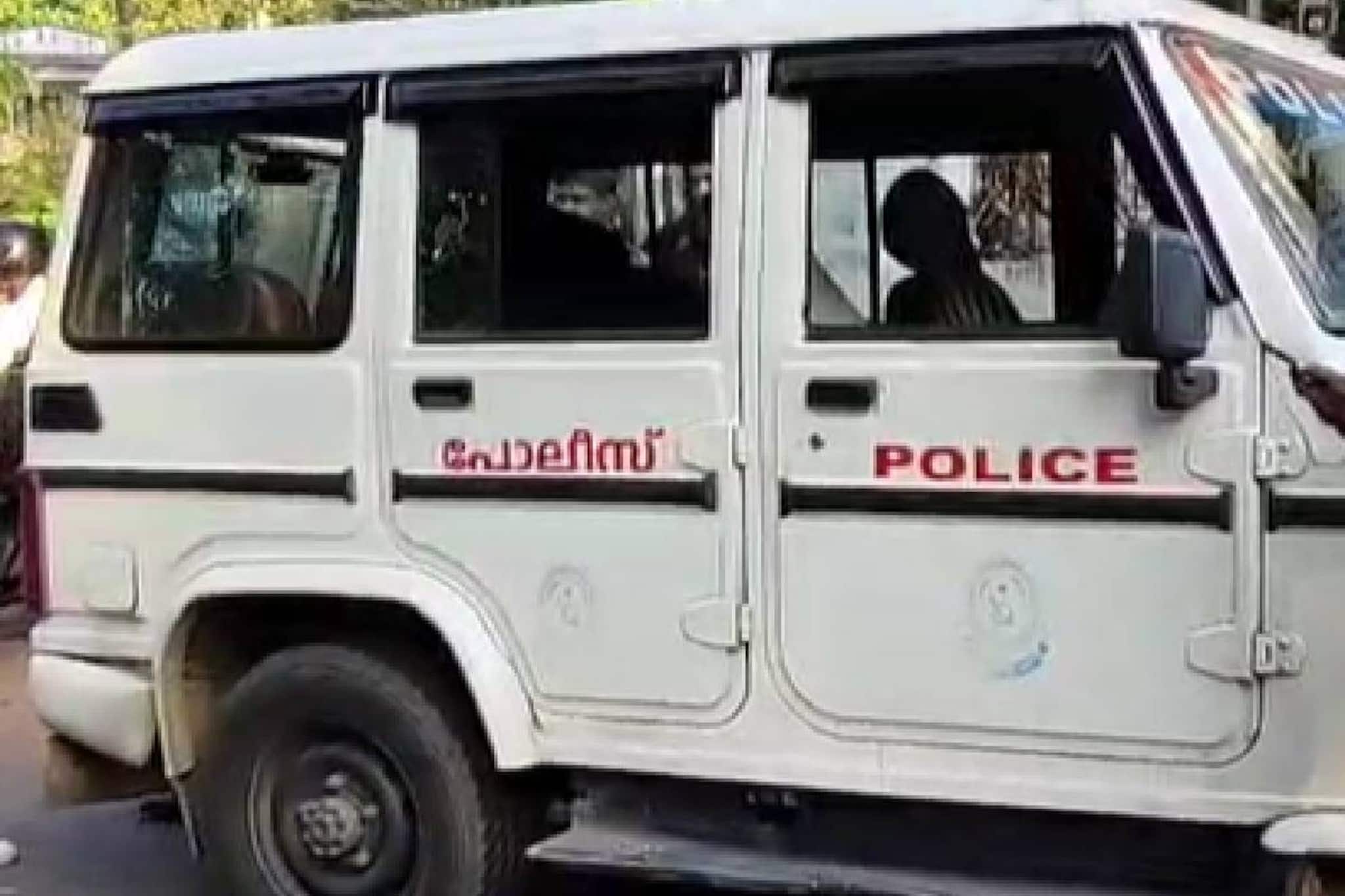 ഭാര്യയുമായി അവിഹിത ബന്ധമെന്ന് സംശയം; യുവാവിനെ വീട്ടിൽ കയറി മുളക്പൊടിയെറിഞ്ഞ് വെട്ടി പരിക്കേൽപ്പിച്ചു