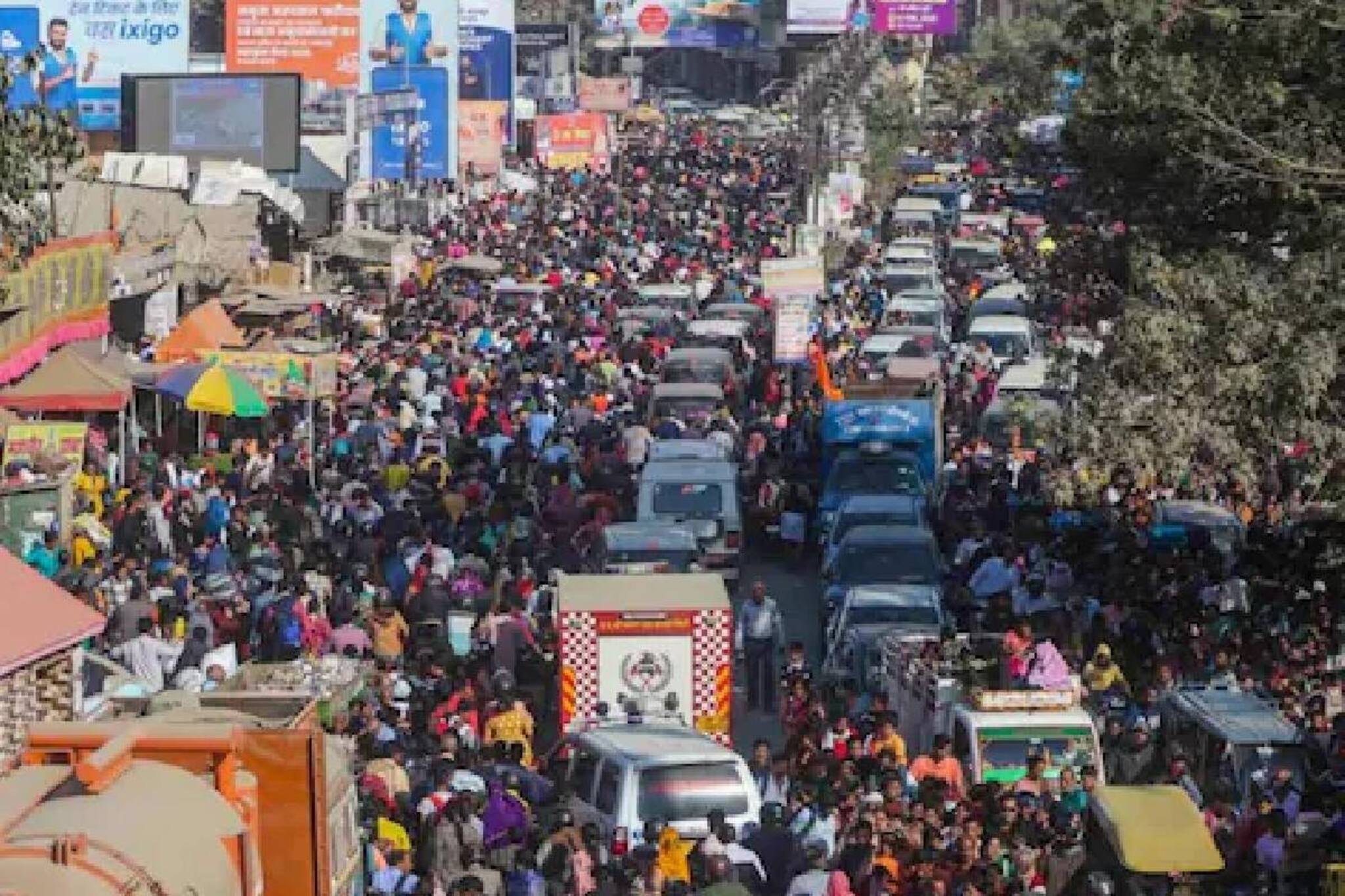 പ്രയാഗ്‌രാജ് നിശ്ചലം! 300 കിലോമീറ്ററും കടന്ന് കുംഭമേളയിലെ ഗതാഗതക്കുരുക്ക്; വൈറല്‍ വീഡിയോ