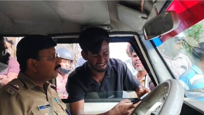 പോലീസ് പിടിയിലായ പ്രതി പോലീസ് പിടിയിലായ പ്രതി