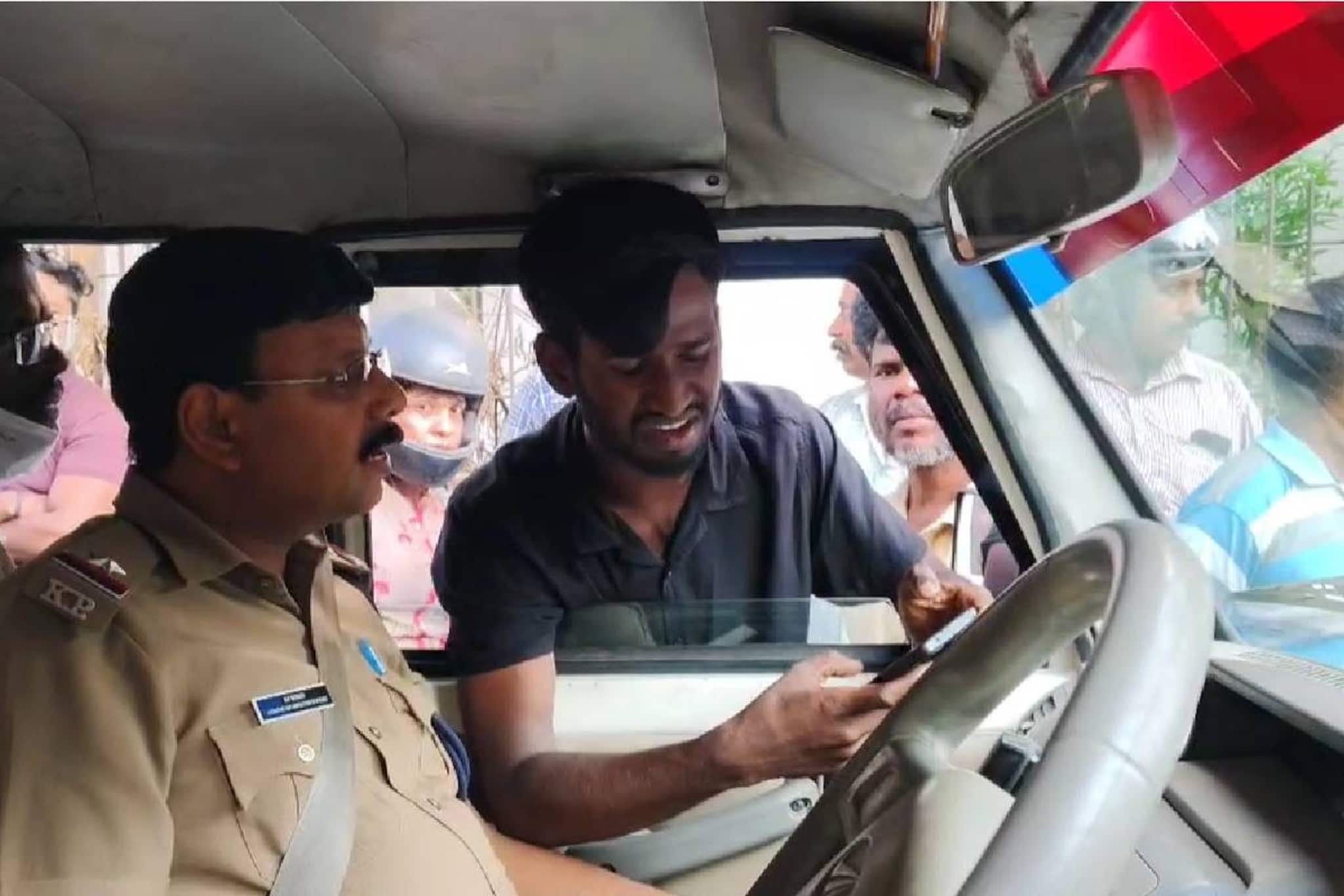 ആക്ഷൻ ഹീറോയിൻ അമ്മ; ബസിൽ ഒമ്പതാം ക്ലാസ് വിദ്യാർത്ഥിനിയുടെ ദൃശ്യങ്ങൾ പകർത്തി പ്രചരിപ്പിച്ച യുവാവിനെ പിടികൂടി