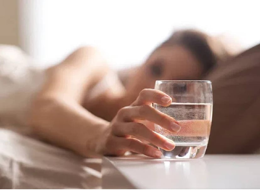 Health benefits, Drinking water, Drinking water on an empty stomach, Health benefits of Drinking water, drink water more , health news, winter health tips, warm water benefits, improve digestion, hydration in winter, health benefits of warm water,വെള്ളം,വെള്ളം കുടിക്കാറുണ്ടോ,രാവിലെ വെറും വയറ്റില്‍ വെള്ളം കുടിക്കാറുണ്ടോ, വെറും വയറ്റിൽ വെള്ളം , ദാഹം,ഹെൽത്ത് , ഹെൽത്ത് ന്യൂസ് ,ജലാംശം