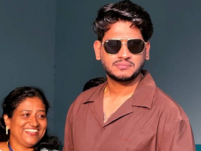 ഞാൻ പങ്കെടുത്തിട്ടുള്ള എല്ലാ പരിപാടികളും പെയ്ഡ് ആണ്... ബന്ധങ്ങളുടെ പേരിൽ മേടിക്കുന്ന തുക വ്യത്യാസം വരും എന്ന് മാത്രം... എന്റെ എല്ലാ ഇന്റർവ്യൂസും paid ആണ്.. ഒരു ലക്ഷം രൂപയും GSTയും തന്നാണ് കേരളത്തിലെ പ്രധാനപെട്ട ഓൺലൈൻ മാധ്യമങ്ങൾ എന്റെ അഭിമുഖങ്ങൾ എടുത്തിട്ടുള്ളത്.. അതിന്റെ ഇൻവോയിസ് ആർക്കെങ്കിലും വേണമെങ്കിൽ അയച്ചു തരാം..