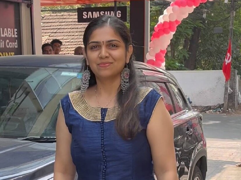 2009ൽ പൃഥ്വിരാജ്, ഗീതു മോഹൻദാസ് ചിത്രം 'നമ്മൾ തമ്മിൽ' മുതൽ ഇന്നുവരെ അഞ്ജലി നായർക്ക് സിനിമയില്ലാത്ത ഒരു വർഷം പറയാനില്ല. ഷോർട്ട് ഫിലിമുകളിലും അവർ വേഷമിട്ടിട്ടുണ്ട്. ഇതിനിടയിൽ രണ്ടു കുഞ്ഞുങ്ങളും പിറന്നുവെങ്കിലും, അഞ്ജലി തന്റെ കരിയർ മാറ്റിവെക്കാൻ തയാറായില്ല എന്നുവേണം പറയാൻ. രണ്ടു പെണ്മക്കളാണ് അഞ്ജലിക്ക്. ആകെ 15 വർഷത്തെ കരിയർ പറയാനുള്ള അഞ്ജലി പ്രതിഫലത്തിന്റെ കാര്യത്തിൽ തന്നെ മുതലെടുക്കാൻ വരുന്ന അവസരങ്ങളോട് 'നോ' പറയാൻ മടി കാണിക്കാറില്ല