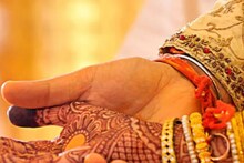 വിവാഹം കഴിഞ്ഞ് രണ്ടാം ദിനം നവവധു പ്രസവിച്ചു; കുഞ്ഞ് തന്റേതല്ലെന്ന് വരന്‍