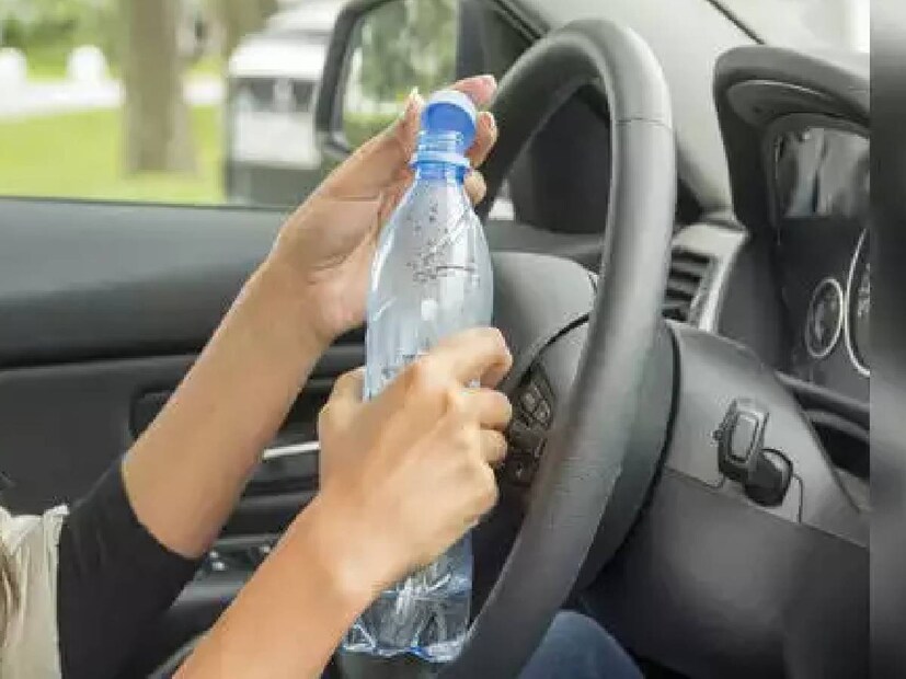 bottle water ,health problems , bottle water kept in car, Know about the health problems ,drink the bottle water kept in car, car, bottled water safety, plastic chemicals, hot car dangers, hydration tips, health risks, water bottle, bottled water, water bottle in car, Harmful effects of bottled water, Life, health, nutrition, medicine ,water bottle, bottled water, bottled water in car, safety, safety measures, safety measures in car, water storage, drinking water, water safety, plastic bottles, health risks, BPA, phthalates, hot car, health news, health, കുപ്പിവെള്ളം,കാറില്&#x200d; സൂക്ഷിച്ച കുപ്പിവെള്ളം,കുപ്പിവെള്ളം കുടിക്കാറുണ്ടോ,കാറില്&#x200d; സൂക്ഷിച്ച കുപ്പിവെള്ളം കുടിക്കാറുണ്ടോ,ആരോഗ്യപ്രശ്നങ്ങൾ ,ആരോഗ്യപ്രശ്നങ്ങൾ അറിയാം , ചൂട് , കാലാവസ്ഥ , വെള്ളം , ഹെൽത്ത് , ഹെൽത്ത് ന്യൂസ് ,