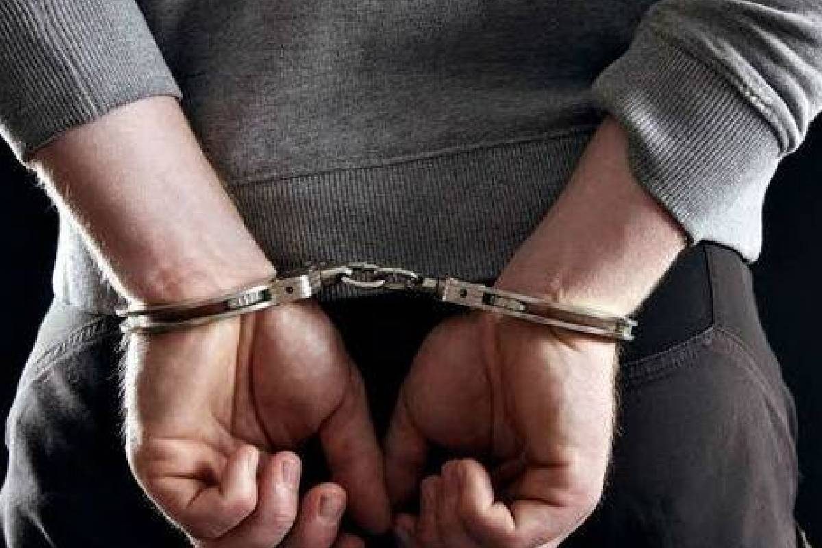 मलप्पुरम में नाटकीय सूजन वाले लूट जीत: शिकायतकर्ता और भाई को गिरफ्तार किया गया मलप्पुरम में नाटकीय सूजन वाले लूट जीत: शिकायतकर्ता और भाई को गिरफ्तार किया गया