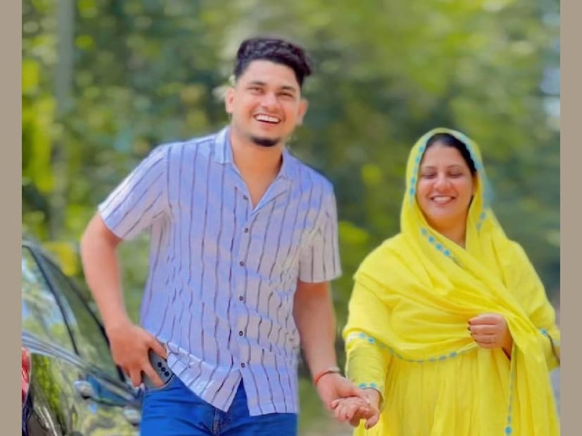 മകൾക്കൊപ്പം സന്തോഷം നിറഞ്ഞ ദാമ്പത്യം നയിക്കുകയായിരുന്നു ഷെമിയും ഷെഫിയും. ഗർഭകാലത്ത്, ഷെമിയെ ഒരു കുഞ്ഞിനെ എന്ന പോലെ പരിചരിക്കുന്ന ഷെഫിയുടെ വീഡിയോസ് അവരുടെ പേജിൽ കാണാം. ഭർത്താവിന്റെ ഉത്തരവാദിത്തങ്ങൾ പൂർണമായും നോക്കി നടത്തുന്ന കൂട്ടത്തിലാണ് ഷെഫി. അഞ്ചു വർഷങ്ങൾക്ക് മുൻപാണ് ഷെമിയും ഷെഫിയും ജീവിതത്തിൽ ഒന്നിച്ചത്. ഇവരുടെ പ്രായവ്യത്യാസം എത്രയെന്ന ചോദ്യത്തിന് ദമ്പതികൾ മറുപടി ഏതും നൽകിയില്ല എങ്കിലും, 10 വയസ്സിന്റെ വ്യത്യാസം ഉണ്ടെന്നു റിപ്പോർട്ടുകളിൽ പരാമർശിക്കുന്നു 