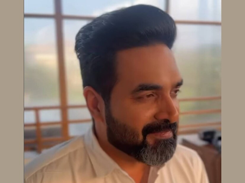 'അവർ ഇത്രയും തുക ചാർജ് ചെയ്യില്ല. ഇത് വ്യാജവാർത്തയാണ്. എല്ലാ ഗായകരോടും ബഹുമാനം മാത്രം. ചുമ്മാ അങ്ങ് തള്ളി വിടുകയാണ്. മാധ്യമങ്ങളെ ദുരുപയോഗം ചെയ്യരുത്. അഭ്യർത്ഥനയാണ്' എന്ന് ഗോപി സുന്ദർ. രണ്ടുപേരും അവരുടെ ഒഫീഷ്യൽ ഇൻസ്റ്റഗ്രാം ഹാഡിലുകളിൽ നിന്നുമാണ് പ്രതികരണം രേഖപ്പെടുത്തിയിട്ടുള്ളത്. ചലച്ചിത്ര പിന്നണി ഗായകരിൽ പലരും ഇന്ന് സ്റ്റേജ് ഷോകളിലൂടെയാണ് അവരുടെ മേഖലയിൽ സജീവമായി നിൽക്കുന്നത് 