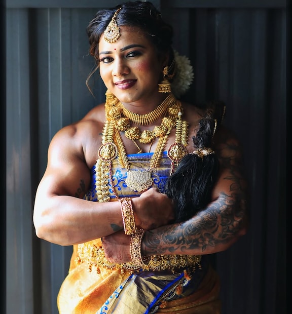  'ശരീരം ഈ നിലയിലെത്തിക്കാൻ വര്&#x200d;ഷങ്ങളുടെ അച്ചടക്കവും പരിശീലനവും പ്രതിബദ്ധതയും ആവശ്യമാണ്. ഒരു ബോഡിബില്&#x200d;ഡറാകാന്&#x200d; ആവശ്യമായ കഠിനാധ്വാനം തിരിച്ചറിയണം' - മറ്റൊരാൾ അഭിപ്രായപ്പെട്ടു. (image: chitra_purushotham/ instagram)