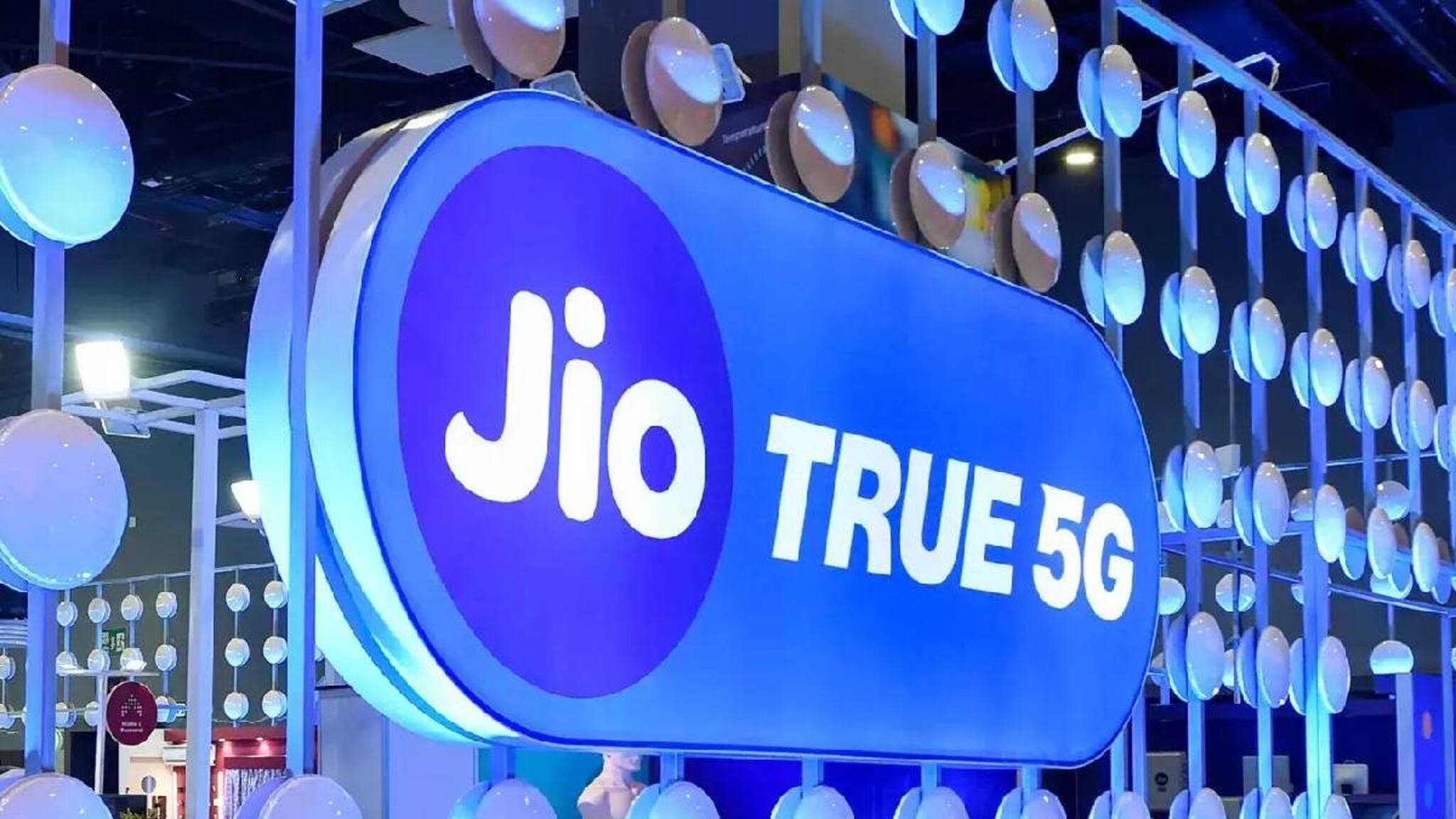 ക്രിക്കറ്റ് സീസണ്‍; അണ്‍ലിമിറ്റഡ് ഓഫറുകള്‍ പ്രഖ്യാപിച്ച് റിലയന്‍സ് ജിയോ