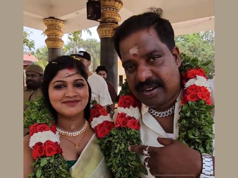 വിവാഹത്തിന് താൽപര്യം ഉണ്ട് എന്ന ആഗ്രഹം ആതിര തന്നോട് വന്നു പറയുകയായിരുന്നു എന്ന് സോജൻ. അമ്മയെ നോക്കുന്ന ആളാണ് താൻ എന്ന കാര്യം ആതിര വളരെ അടുത്ത് നിന്ന് തന്നെ മനസിലാക്കിയിരുന്നു. അതിനാൽ വിവാഹ കാര്യത്തെക്കുറിച്ച് രണ്ടാമതൊന്നു ആലോചിക്കേണ്ടി വന്നില്ല എന്ന് സോജൻ. വളരെ ബോൾഡ് ആയി 'ഇനി നമുക്ക് ഒന്നിച്ചു നടക്കാം' എന്ന് പറഞ്ഞ നിമിഷം ലഭിച്ച സർപ്രൈസ് ആയിരുന്നു എന്ന് സോജൻ. ആതിര അവരുടെ ജീവിതത്തിലേക്ക് അച്ചായനെ ക്ഷണിക്കുകയായിരുന്നു എന്ന് അദ്ദേഹം പറയുന്നു. എന്നാൽ, ഇങ്ങനെയൊരു വിവരം സോഷ്യൽ മീഡിയയിൽ വന്നാൽ ഉണ്ടാവുന്ന പുകിലുകൾ അവസാനിച്ചിട്ടില്ല