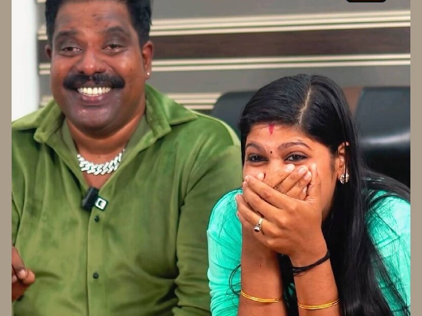 എല്ലാം പ്ലാൻ ചെയ്തത് അമ്മയുടെ അറിവോടെയെന്ന് അച്ചായന്റെ അമ്മയും സമ്മതിച്ചു നൽകി. മുൻപ് അമ്മയുടെ ചികിത്സയ്ക്കായി ധനശേഖരണാർത്ഥം അച്ചായൻ ഒരു സോഷ്യൽ മീഡിയ പോസ്റ്റ് ഇട്ടിരുന്നു. തൊപ്പിയുടെ കൂട്ടുകാരൻ എന്നതിനേക്കാൾ, ഈ പോസ്റ്റിലൂടെയാണ് പലർക്കും ഇദ്ദേഹത്തെ പരിചയം. വിവാഹദിവസം ആതിരയെ താലിചാർത്തുന്നത് വരെ ഈ നടക്കുന്നത് യാഥാർഥ്യമാണോ അല്ലയോ എന്ന് മനസ്സിലായിരുന്നില്ല എന്ന് അച്ചായൻ പറയുന്നു. ഇവരുടെ വിവാഹദിവസത്തെ വിശേഷങ്ങൾ സോഷ്യൽ മീഡിയയിൽ കാട്ടുതീ പോലെ വൈറലായി മാറിയിരുന്നു. വിവാഹ ശേഷം ആതിര അച്ചായൻ എന്ന പേരിൽ ഭാര്യയും ഒരു ഇൻസ്റ്റഗ്രാം അക്കൗണ്ട് ആരംഭിച്ചു