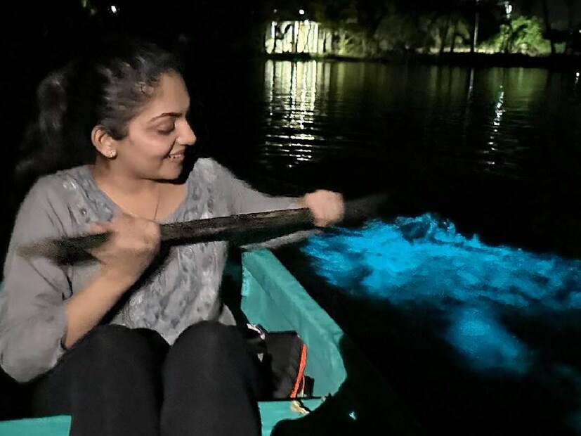 പെണ്മക്കൾ വളർന്നു വന്നാൽ, വിവാഹമാണ് വലുത് എന്ന് കരുതുന്ന മാതാപിതാക്കളിൽ വ്യത്യസ്തരാണ് കൃഷ്ണകുമാറും സിന്ധു കൃഷ്ണയും. രണ്ടുപേരും അവരുടെ മക്കൾക്ക് അവരുടേതായ തീരുമാനം എടുക്കാനും, ഇഷ്‌ടമുണ്ടെങ്കിൽ മാത്രം വിവാഹം ചെയ്യാം എന്നും പഠിപ്പിച്ചു വളർത്തിയിരുന്നു. അതിനാൽ ലോകം ചുറ്റിക്കാണാനും സിനിമയിൽ അഭിനയിക്കാനും സോഷ്യൽ മീഡിയ ഇൻഫ്ലുവെൻസർമാരായി സ്വയം ഉയർന്നു വരാനും അവർക്ക് അവരിൽ നിന്നും ഊർജ്ജമുൾക്കൊള്ളാൻ സാധിച്ചു. അഹാനയുടെ അനുജത്തി ദിയ കൃഷ്ണ മാത്രമാണ് നാലുപേരിൽ ഇതുവരെയും വിവാഹം ചെയ്തത് (തുടർന്ന് വായിക്കുക)