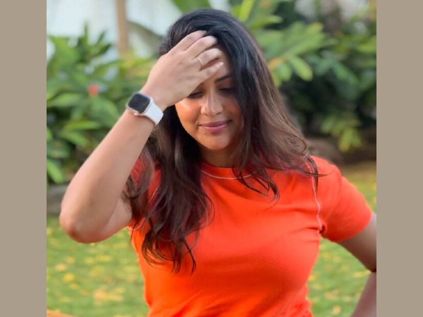 സിനിമകളുടെ എണ്ണത്തേക്കാൾ എന്തുകൊണ്ടും കൂടുതലാണ് അതിഥികളായി പങ്കെടുക്കാൻ അവസരം ലഭിക്കുന്ന ഉദ്‌ഘാടന ചടങ്ങുകൾ. കേരളത്തിനകത്തും പുറത്തും ഇത്തരം പരിപാടികൾ ഇവർക്ക് ലഭിക്കാറുണ്ട്. ഉദ്ഘടന ചടങ്ങുകളുടെ എണ്ണം മാത്രമല്ല, പ്രതിഫലവും നല്ല നിലയിൽ ലഭിക്കുന്ന ഇടങ്ങളിലാണ് താരങ്ങൾ വന്നുചേരുക. കേരളത്തിലും, രാജ്യത്തും രാജ്യത്തെ മറ്റുഭാഗങ്ങളിലും പുറത്തും ഉദ്‌ഘാടനങ്ങൾക്ക് ഏറെ ഡിമാൻഡ് ഉള്ള താരമാണ് ഹണി റോസ്. 2023ൽ ഹണി റോസ് ആന്ധ്ര പ്രദേശിലെ ഓർ മാൾ ഉദ്‌ഘാടനം ചെയ്യാനായി 50 ലക്ഷത്തിനും 60 ലക്ഷത്തിനും ഇടയിൽ പ്രതിഫലം പറ്റിയിരുന്നു എന്ന് ചില തെലുങ്ക് മാധ്യമങ്ങൾ റിപ്പോർട്ട് ചെയ്തിരുന്നു (തുടർന്ന് വായിക്കുക)