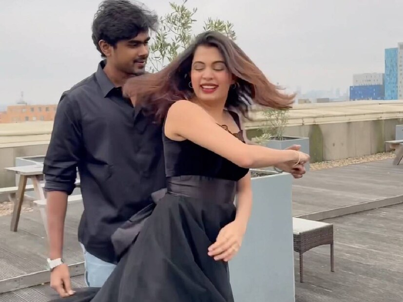 കൃഷ്ണകുമാറിന്റെ മകൾ ദിയ കൃഷ്ണ ഇപ്പോൾ ഗർഭിണിയാണ്. കുഞ്ഞ് പിറക്കാൻ ഇനി അധിക നാളുകൾ ബാക്കിയില്ല. ഈ വേളയിൽ പൊന്തിവന്ന സാമ്പത്തിക തട്ടിപ്പിനെ ദിയ കൃഷ്ണക്കൊപ്പം നിന്ന് ഭംഗിയായി കൈകാര്യം ചെയ്തവരാണ് കൃഷ്ണകുമാറും മൂത്തമകൾ അഹാന കൃഷ്ണയും. അഹാനയുടെ ബുദ്ധിയിലുദിച്ച വീഡിയോ സംഭാഷണ റെക്കോർഡിങ് ആണ് കേസിൽ നിർണായകമായി മാറിയത് 