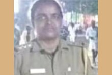 കള്ളക്കടത്തുകാരനോട് കൈക്കൂലി ചോദിച്ച വനിതാ ഇൻസ്പെക്ടർ പിടിയിൽ