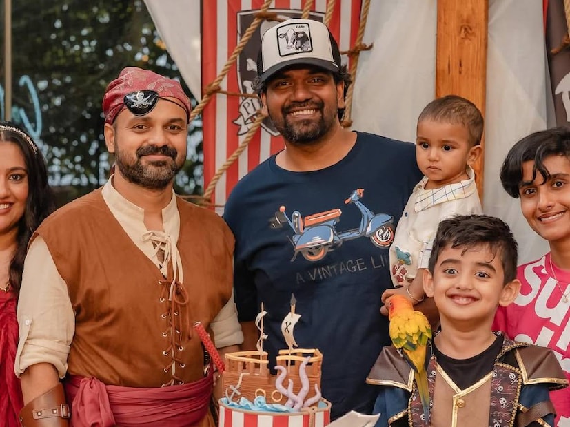 വൈകിപ്പിറന്നുവെങ്കിലും, മകൻ കുഞ്ഞായതിന്റെ രസങ്ങളും ചാക്കോച്ചന്റെ ജീവിതത്തിലുണ്ട്. കൂട്ടുകാരൊക്കെ തങ്ങൾക്കൊപ്പം വളർന്ന മക്കൾക്കൊപ്പം വരുമ്പോൾ, ചാക്കോച്ചന് മാത്രം തന്റെ കയ്യിലിരിക്കുന്ന കുഞ്ഞു മകനുമായി സ്റ്റൈലിൽ നടന്ന് പോകാം. അങ്ങനെ ഇസു കഥകൾ പലപ്പോഴായി കുഞ്ചാക്കോ ബോബൻ പലയിടങ്ങളിലും പറഞ്ഞിരിക്കുന്നു. മകനെ പരിപാലിക്കുന്ന കാര്യത്തിൽ ഏതുനേരവും ശ്രദ്ധയോട് കൂടി ഈ അച്ഛനും അമ്മയും ഉണ്ടാകും