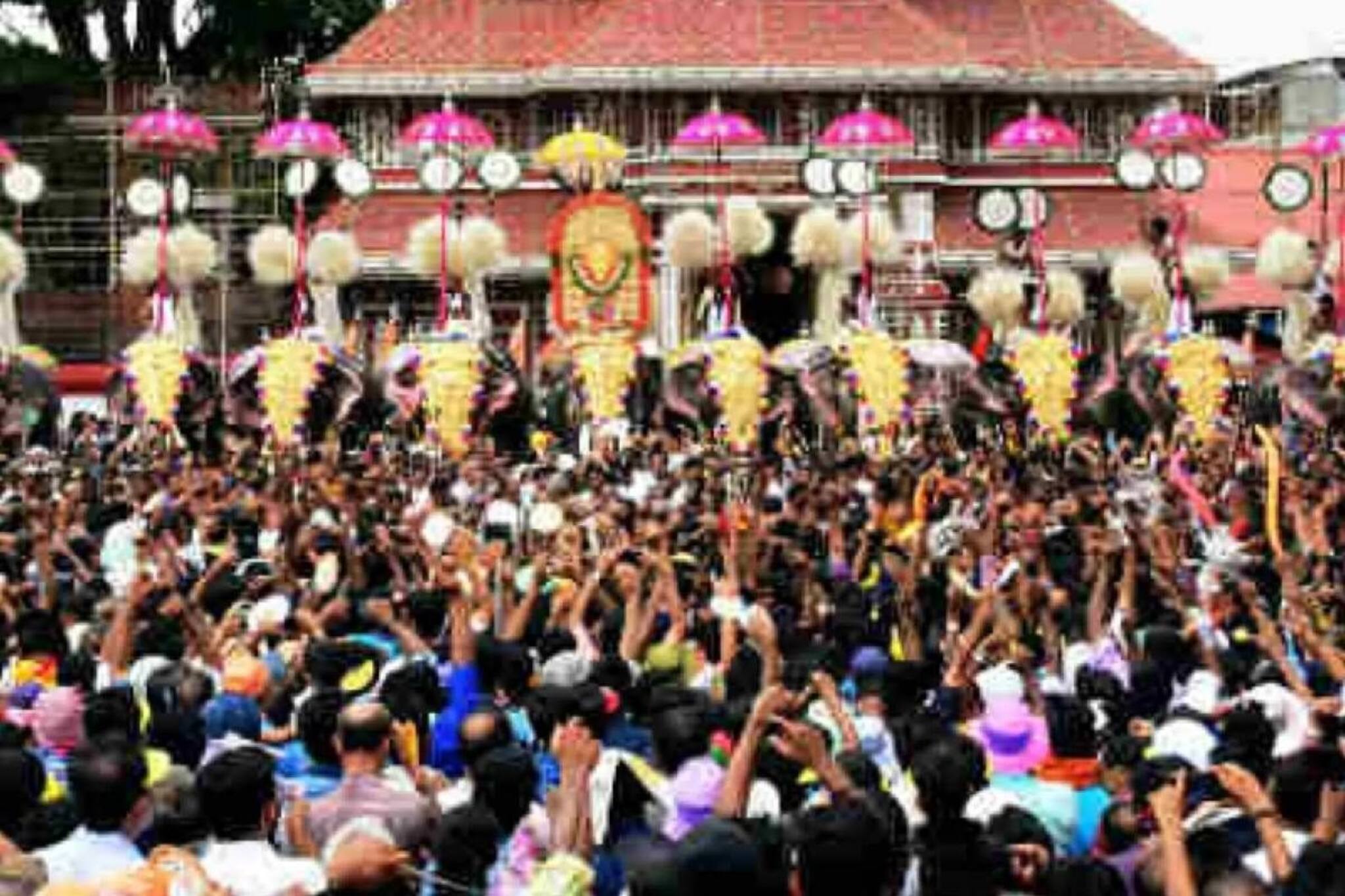 തൃശൂർ പൂരം: സുരക്ഷയ്ക്കായി നാലായിരത്തിലേറെ പൊലീസുകാർ; ഒരുക്കങ്ങൾ പൂർത്തിയായെന്ന് ഡിജിപി