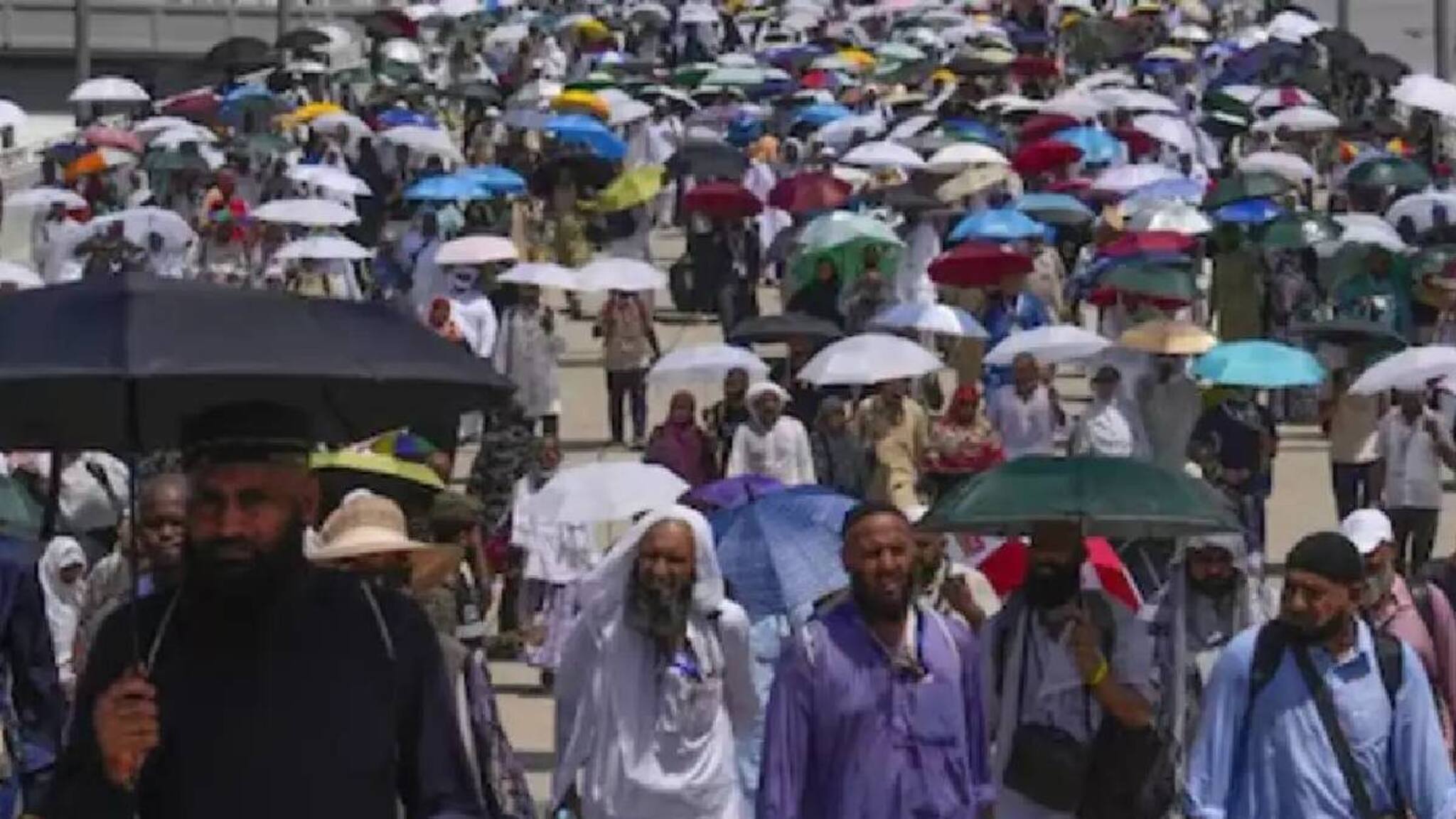 സൗദി അറേബ്യ ഇന്ത്യയുള്‍പ്പെടെ 14 രാജ്യങ്ങളിലെ പൗരന്‍മാര്‍ക്ക് വിസ താല്‍ക്കാലികമായി നിര്‍ത്തി