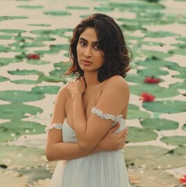 ആമ്പൽകുളത്തിൽ ദേവതയെപോലെ ദീപ്തി സതി; ഫോട്ടോഷൂട്ട് വൈറൽ ആമ്പൽകുളത്തിൽ ദേവതയെപോലെ ദീപ്തി സതി; ഫോട്ടോഷൂട്ട് വൈറൽ