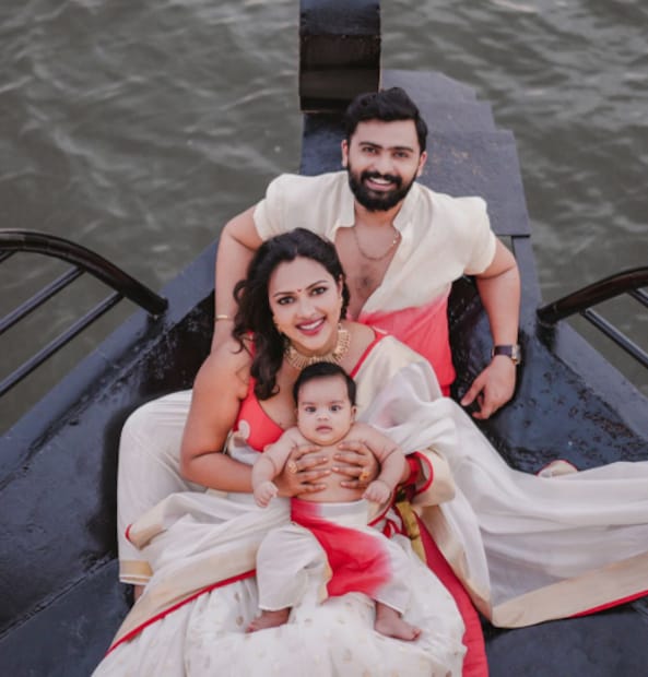  ഭ​ഗത് ജീവിതത്തിലേക്ക് കടന്നു വന്നു. പിന്നാലെ, വിവാഹം കഴിഞ്ഞു, മകൻ ഇലൈയും പിറന്നു. ഇതിനിടയിൽ താരത്തിന്റെ രണ്ട് സിനിമയും റിലീസായി.