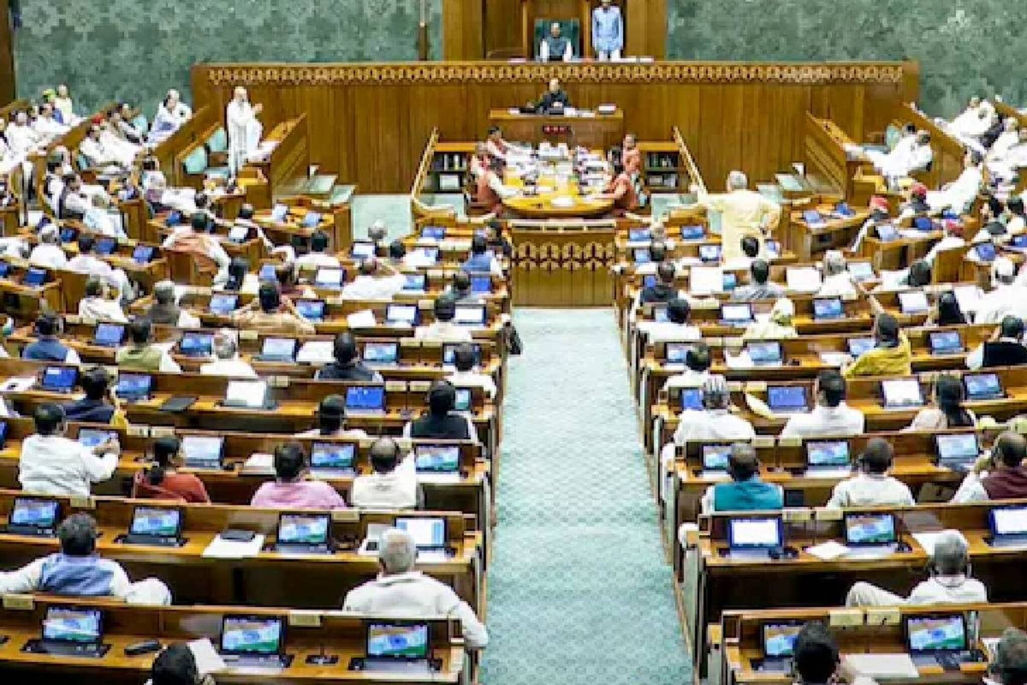 14 മണിക്കൂറോളം നീണ്ട ചർച്ചയ്ക്ക് ഒടുവിൽ ലോക്സഭ കടന്ന വഖഫ് ഭേദഗതി ബിൽ ഇന്ന് രാജ്യസഭയിൽ