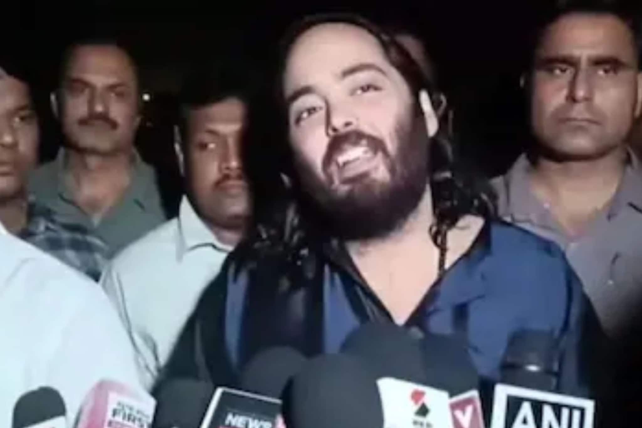 ദ്വാരകാദീഷ് ക്ഷേത്ര പദയാത്രയുമായി അനന്ത് അംബാനി