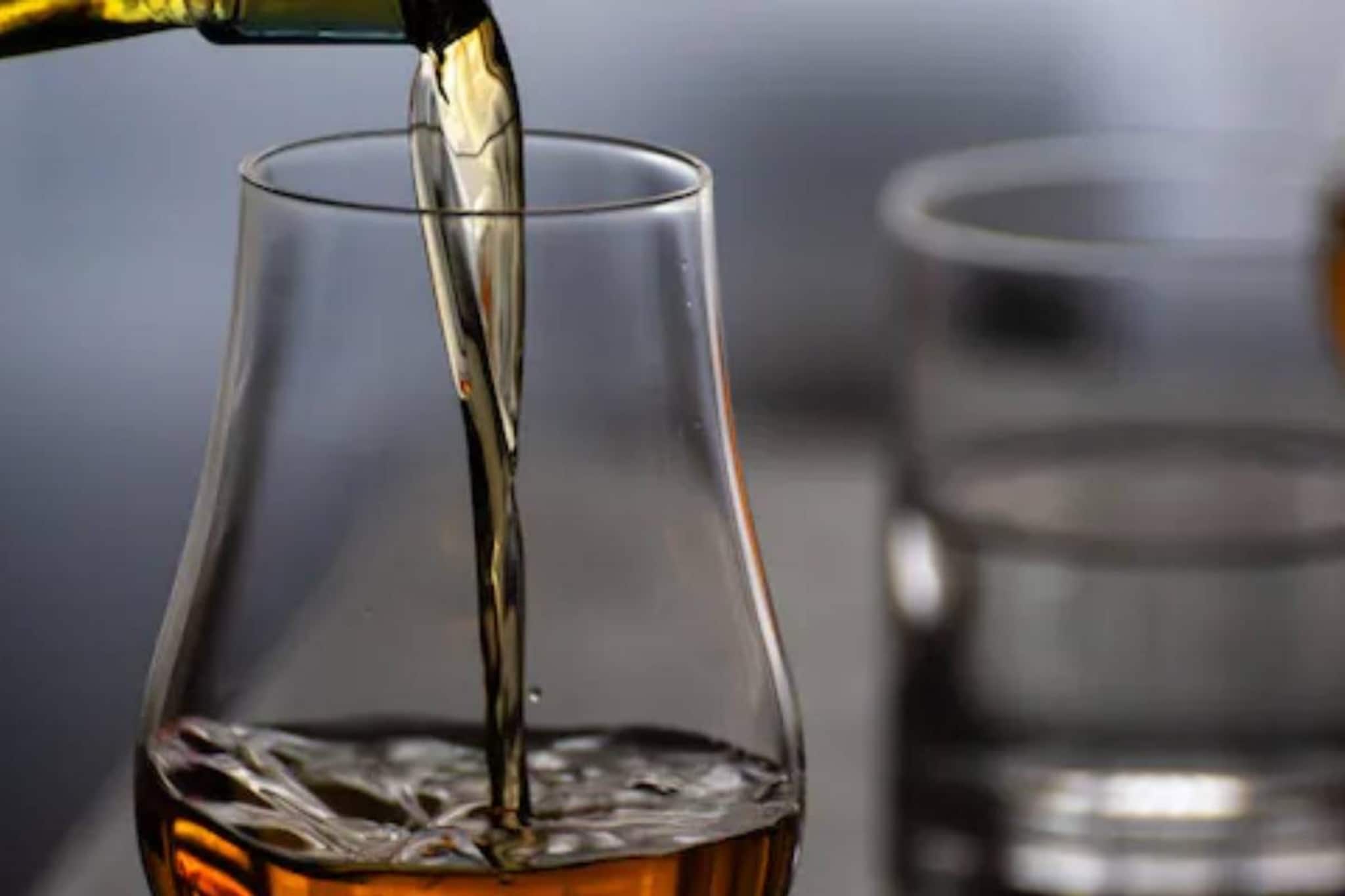 തദ്ദേശ തിരഞ്ഞടുപ്പ്: ഡിസംബറിൽ സംസ്ഥാനത്ത് ഒരാഴ്ച്ച മദ്യം കിട്ടാൻ പ്രയാസമാകും തദ്ദേശ തിരഞ്ഞടുപ്പ്: ഡിസംബറിൽ സംസ്ഥാനത്ത് ഒരാഴ്ച്ച മദ്യം കിട്ടാൻ പ്രയാസമാകും