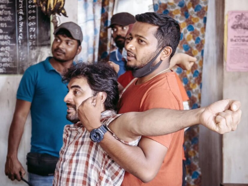  ചത്ത് ചത്ത് ചത്ത്, ബേസിലിക്ക, ബേസിൽ : സമാധാനത്തോടെ ഉറങ്ങാനുള്ള ധൈര്യവും പോയല്ലോ കർത്താവെ, എനിക്കും കിട്ടും അവസരം!, പണി കൊടുക്കുമ്പോ ഇങ്ങനെ കൊടുക്കണം , ലെ ബേസിൽ- തിരിച്ച് എനിക്കും കിട്ടും അവസരം mr ടിനോവ എന്നിങ്ങനെ പോകുന്നു കമന്റുകൾ.