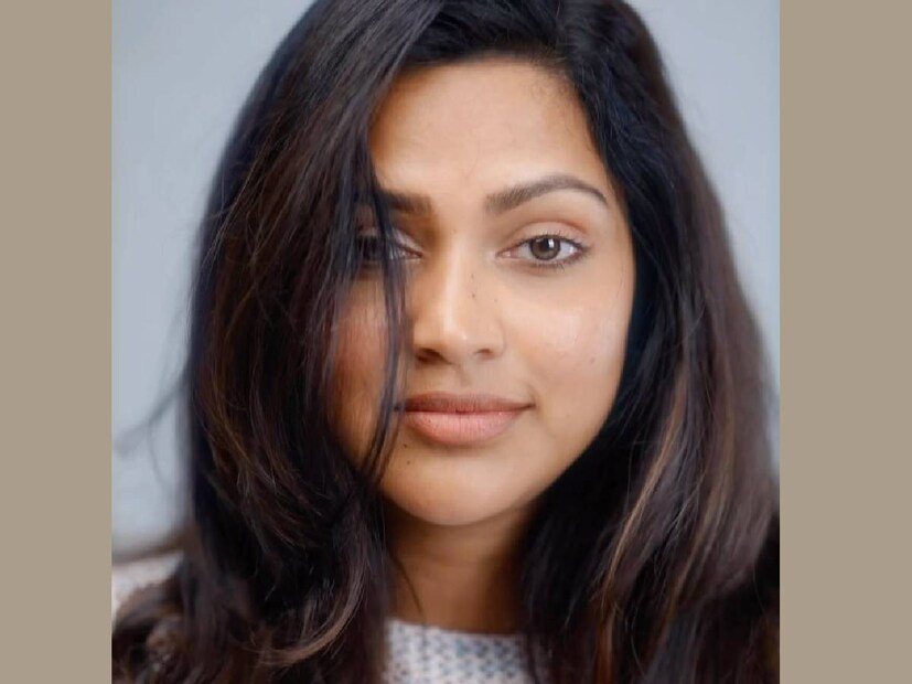 ജഗത് ദേശായിയുമായി പ്രണയത്തിലാണ് എന്ന് ഇൻസ്റ്റഗ്രാമിൽ ഒരിടത്തു പോലും അമല പോൾ സൂചന അവശേഷിപ്പിച്ചിരുന്നില്ല. പൊടുന്നനെ ഒരുദിവസം പ്രൊപോസൽ വീഡിയോ പോസ്റ്റ് ചെയ്താണ് അമല പോൾ വിവാഹവിവരം പുറത്തുവിട്ടത്. മലയാളിയല്ലാത്ത ജഗത് ഗുജറാത്തിലെ സൂറത്ത് സ്വദേശിയാണ്. ഒരു അവധിയാഘോഷത്തിനിടെ സംഭവിച്ച പരിചയം വളരെ വേഗം വിവാഹത്തിൽ എത്തുകയായിരുന്നു എന്ന് അമല പോൾ. കൊച്ചി ബോൾഗാട്ടി പാലസിൽ വച്ച് സ്വപ്നസദൃശ്യമായ വിവാഹച്ചടങ്ങിൽ അമലയും ജഗത് ദേശായിയും ജീവിതത്തിൽ ഒന്നിച്ചു 