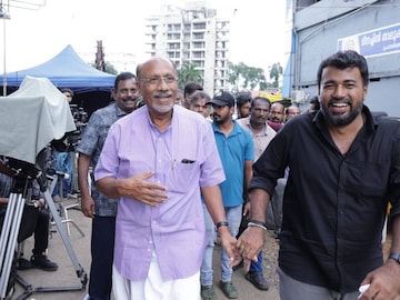 'ഒറ്റക്കൊമ്പൻ' സെറ്റിലേക്ക് കടന്നുവരുന്ന സംവിധായകൻ ഭദ്രൻ