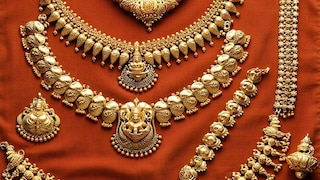 അന്താരാഷ്ട്ര വിലയെ സ്വാധീനിക്കുന്ന ഘടകങ്ങള്‍ അപ്രത്യക്ഷമായതാണ് സ്വർണവില കുറയാനുള്ള കാരണം