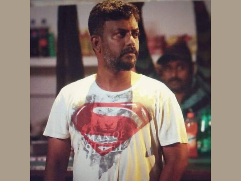 കുതിരവട്ടം പപ്പുവിന്റെ അഭിനയഭ്രമത്തെക്കുറിച്ച് മകൻ ബിനു പറയുന്ന വാക്കുകൾ സോഷ്യൽ മീഡിയയിൽ ശ്രദ്ധേയമാവുന്നു. 'ഐ.വി. ശശി സാർ ഒരു വർഷം പതിനാലോ പതിനാറോ സിനിമകൾ ചെയ്തതിൽ 12ലും അച്ഛൻ വേഷമിട്ടിരുന്നു. ആ വർഷം അച്ഛൻ അഭിനയിച്ചത് 56 സിനിമകളിൽ. അഭിനയിക്കുക. അതിൽക്കുറഞ്ഞൊന്നും ഉണ്ടായിരുന്നില്ല. അഭിനയത്തോടുള്ള ഈ അഭിനിവേശം അൽപ്പമെങ്കിലും കുറഞ്ഞത് സുന്ദര കില്ലാഡിക്ക് ശേഷം സമ്മർ ഇൻ ബേത്ലഹേം സിനിമയുടെ സെറ്റിലെത്തിയപ്പോൾ മാത്രമാണ്'