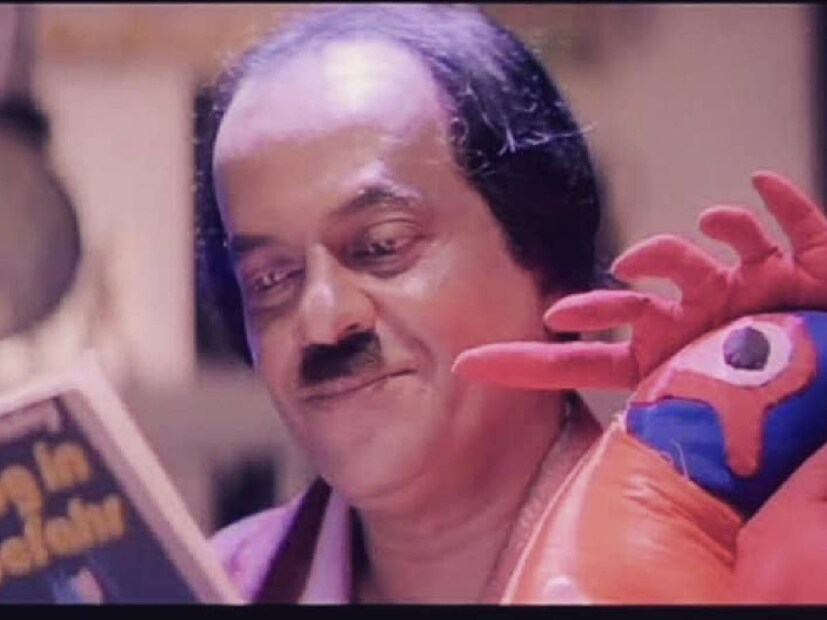 സിനിമാക്കാർ എന്നാൽ ലക്ഷപ്രഭുക്കൾ, അല്ലെങ്കിൽ കോടിപതികൾ, എന്ന നിർവചനം ആരംഭിക്കുന്നതിനും മുൻപേ സിനിമയിൽ ഇടവേളകളില്ലാതെ അഭിനയിച്ച പ്രതിഭയാണ് കുതിരവട്ടം പപ്പു. കോഴിക്കോട് സ്വദേശിയായ പത്മദളാക്ഷനാണ് മലയാള സിനിമയ്ക്ക് വേണ്ടി കുതിരവട്ടം പപ്പുവായി മാറിയത്. മക്കളായ ബിന്ദു, ബിജു, ബിനു എന്നിവരിൽ ബിനു മാത്രമാണ് സിനിമയിലെത്തിയത്. പ്രമുഖ നാടകങ്ങളിൽ വേഷമിട്ട പപ്പുവിന്റെ അഭിനയപ്രതിഭ മനസിലാക്കിയ രാമു കാര്യാട്ടും എ. വിൻസെന്റും അദ്ദേഹത്തിന് 'മൂടുപടം' എന്ന സിനിമയിൽ അവസരം നൽകി. പിന്നീട് അങ്ങോട്ട് ഒരുപിടി മികച്ച കഥാപാത്രങ്ങളുടെ വരവായിരുന്നു
