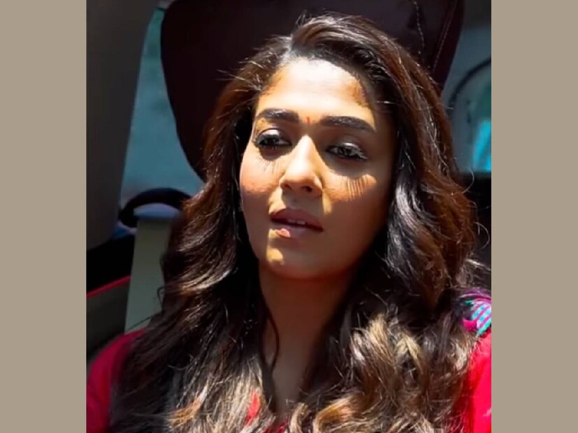 വമ്പൻ സൗകര്യങ്ങളുടെ നടുവിലേക്ക് ഇറങ്ങുന്നതിനു മുൻപ്, ഭൂരിപക്ഷവും സാധാരണക്കാർ എന്ന ലേബലിൽ ജീവിച്ചിരുന്ന നാളുകളിൽ, പലരും ചെയ്തിരുന്ന ഒരു കാര്യമാണിത്. അന്ന് വഴിയോരത്തെ റെസ്റ്റോറന്റുകളിൽ നിന്നുള്ള ഭക്ഷണത്തിനുള്ള ചെലവ് കൂടി ചേർന്നാൽ കയ്യിലെ പണം തീരുന്ന വഴിയറിയില്ല. വീട്ടിൽ നിന്നും ഇഷ്‌ടമുള്ള ഭക്ഷണങ്ങൾ പാത്രത്തിലാക്കി കൂടെക്കൊണ്ടു പോകുന്ന പതിവ് അന്നത്തെ കുടുംബങ്ങളിൽ പലയിടങ്ങളിലും ഉണ്ടാകും. അതെന്തിനാണ് ഇവിടെ പറയുന്നത് എന്നല്ലേ. ഇവിടെ യാത്ര പോകുന്നത് കോടീശ്വരിയായ നയൻ‌താരയും അവരുടെ ഭർത്താവും മക്കളുമാണ്