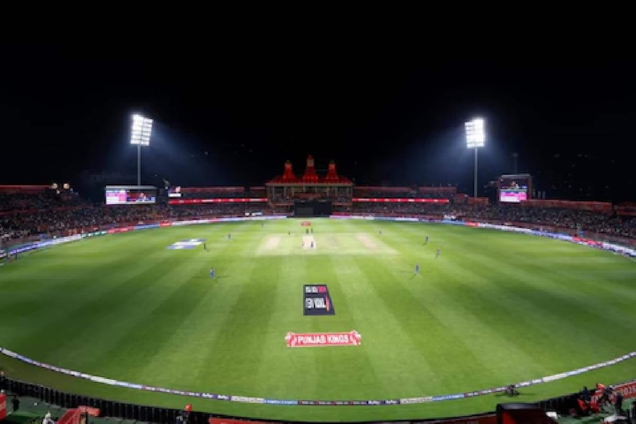 ടീമുകൾ ചൊവ്വാഴ്ചയ്ക്കകം റിപ്പോർട്ട് ചെയ്യാൻ നിർദേശം; IPL ഉടൻ പുനരാരംഭിക്കാൻ BCCI നീക്കം