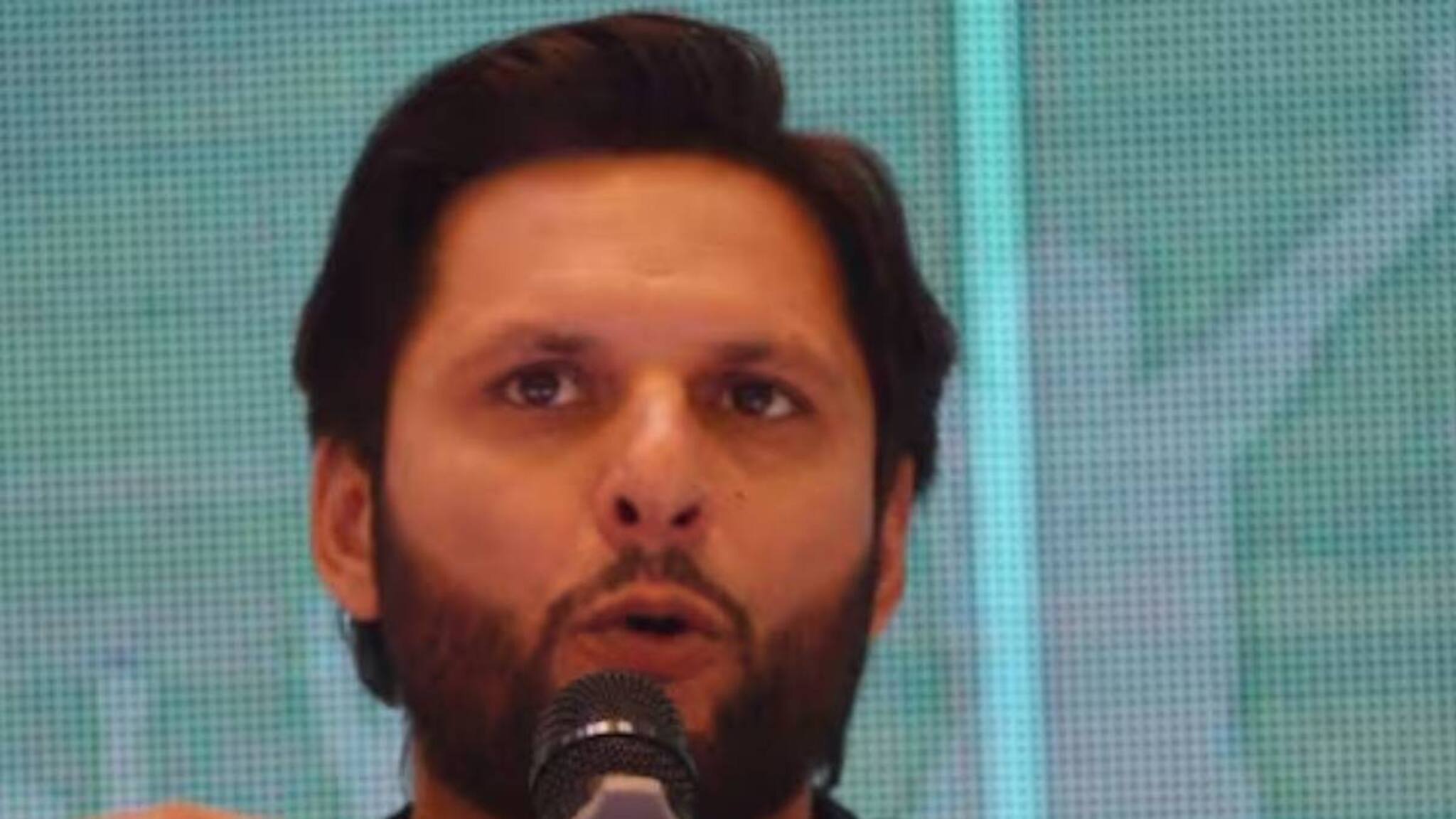 ഇന്ത്യയെ പരിഹസിച്ച പാക് മുൻ ക്രിക്കറ്റ് താരം ഷാഹിദ് അഫ്രീദിക്ക് ദുബായ് മലയാളി സംഘടനയുടെ ഊഷ്മള സ്വീകരണം; വീഡിയോ വൈറൽ