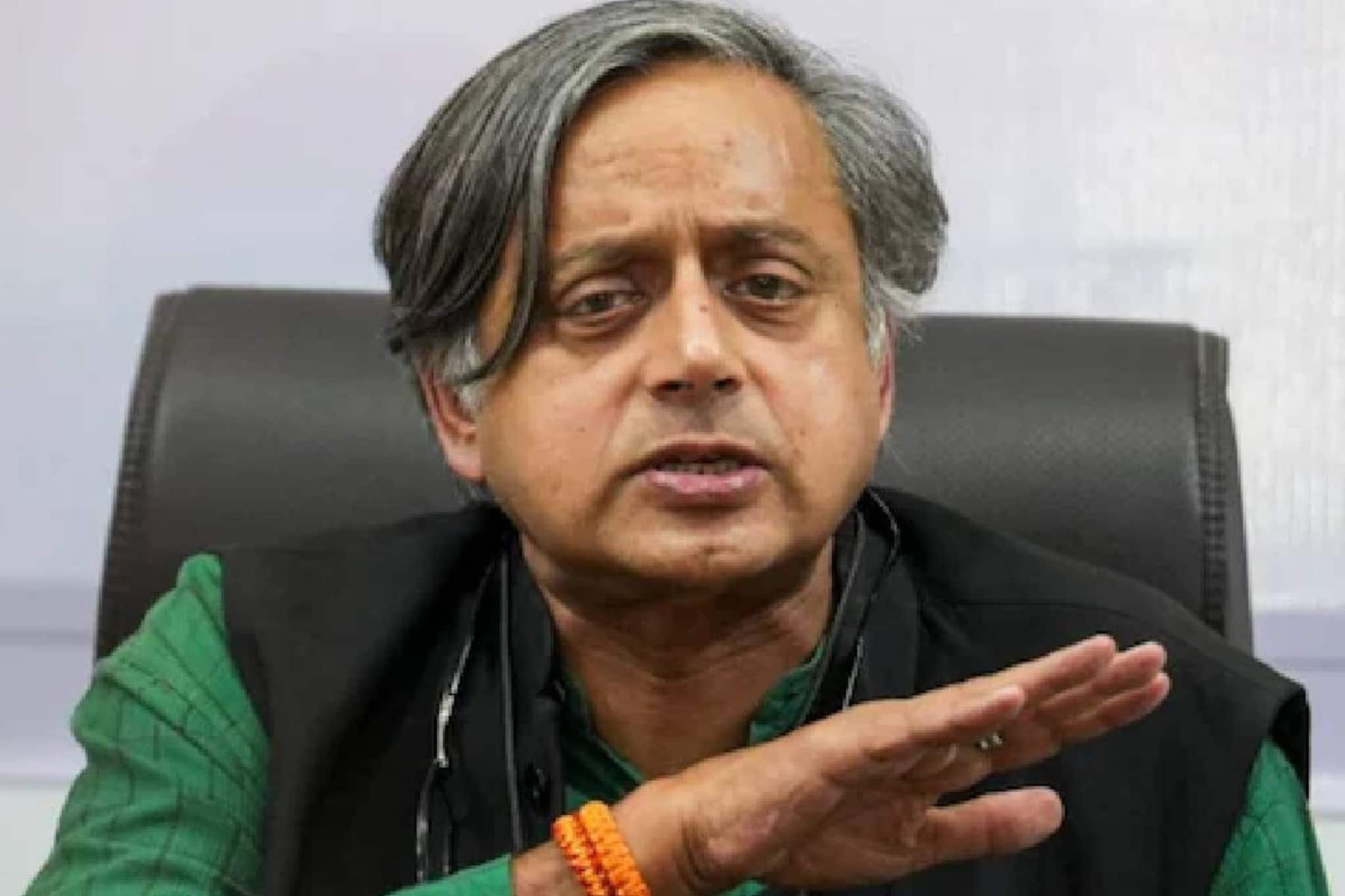 'പുരസ്കാരം സ്വീകരിക്കുമോ എന്ന ചോദ്യമേ ഉദിക്കുന്നില്ല'; സവർക്കർ പുരസ്കാരം സ്വീകരിക്കാൻ ശശി തരൂർ എത്തിയില്ല 'പുരസ്കാരം സ്വീകരിക്കുമോ എന്ന ചോദ്യമേ ഉദിക്കുന്നില്ല'; സവർക്കർ പുരസ്കാരം സ്വീകരിക്കാൻ ശശി തരൂർ എത്തിയില്ല