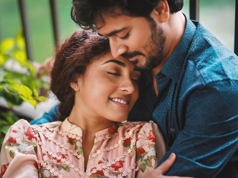  എല്ലാം മനസ്സിലാക്കിയിട്ടില്ലാത്ത രണ്ട് ആളുകൾ, എന്നാൽ പരസ്പരം ഉണ്ടായിരുന്നു, അത് മതിയായിരുന്നു. ജീവിതത്തിലെ ചില ഘട്ടങ്ങളിൽ ഞങ്ങൾ ഇടറി, ഞങ്ങൾ പഠിച്ചു, ഞങ്ങൾ ചിരിച്ചു, ഞങ്ങൾ കരഞ്ഞു,