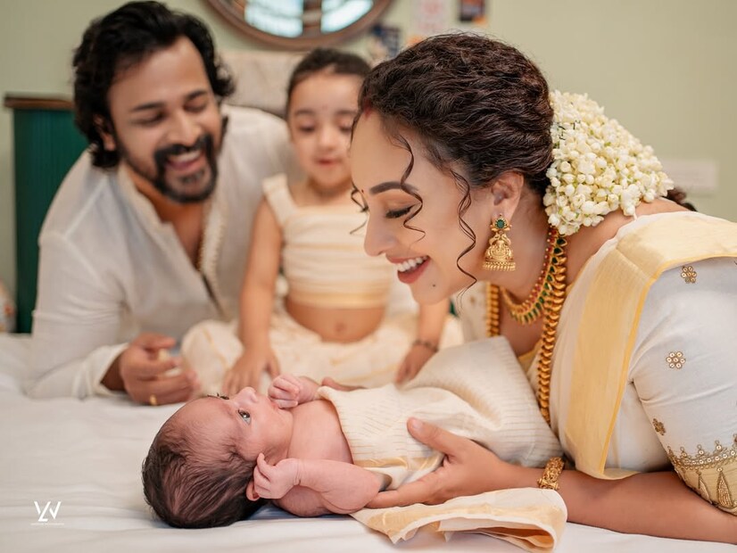  ആറാം വിവാഹ വാര്&#x200d;ഷിക ആശംസകള്&#x200d;. വാക്കുകള്&#x200d;ക്ക് താങ്ങാവുന്നതിലും അധികമായി ഞാന്&#x200d; നിന്നെ സ്നേഹിക്കുന്നു. സ്നേഹത്തോടെ, നിങ്ങളുടെ പൊണ്ടാട്ടി എന്നാണ് പേളി മാണി കുറിച്ചത്.