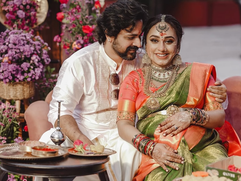 ഇപ്പോള്&#x200d; നമ്മള്&#x200d; മാതാപിതാക്കളായി, അടുത്തടുത്തായി, ഇപ്പോഴും കാര്യങ്ങള്&#x200d; മനസ്സിലാക്കുന്നു, ഓരോ സൂര്യോദയത്തിലും കൊടുങ്കാറ്റിലും കൈകോര്&#x200d;ത്ത് പിടിക്കുന്നുവെന്നും പേളി മാണി കുറിച്ചു.