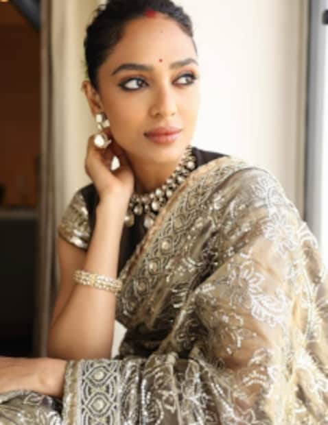  സോഷ്യൽമീഡിയയിൽ ഏറെ ചർച്ചയായ വിവാഹമായിരുന്നു നാ​ഗ ചൈതന്യയുടെയും ശോഭിത ധൂലിപാലയുടെയും. വിവാഹം കഴിഞ്ഞ് ഏകദേശം ആറുമാസം ആകുന്നതോടെ ഇവരുടെ ജീവിതത്തെ കുറിച്ചുള്ള പുതിയൊരു അഭ്യൂഹമാണ് സോഷ്യൽമീഡിയയിൽ നിറയുന്നത്. ശോഭിത ​ഗർഭിണിയാണെന്നാണ് സമൂഹമാദ്ധ്യമങ്ങളിൽ പ്രചരിക്കുന്നത്.