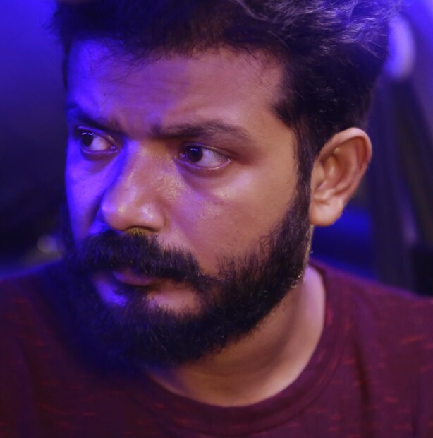  മലയാള സിനിമയിലെ ലഹരി ഉപയോ​ഗം വൻ വിവാദങ്ങൾക്ക് തുടക്കം കുറിച്ചിരുന്നു. സിനിമാ നടന്മാരെയും സംവിധായകരെയും അടക്കം ലഹരി ഉപയോ​ഗത്തെ തുടർന്ന് പൊലീസ് പിടികൂടിയിരുന്നു. ആലപ്പുഴ ഹൈബ്രിഡ് കഞ്ചാവ് കേസിലെ പ്രതിയുമായി ശ്രീനാഥ് ഭാസിക്കുള്ള ബന്ധത്തെ തുടർന്ന്, നടനെയും പൊലീസ് ചോദ്യം ചെയ്തിരുന്നു. എന്നാൽ, നടനെതിരെ തെളിവുകളൊന്നും കണ്ടെത്താനായില്ലെന്നാണ് അന്വേഷണ സംഘം അറിയിച്ചത്.