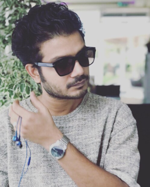  ലഹരിയുമായി ചേര്‍ത്തുള്ള ആരോപണങ്ങള്‍ വ്യക്തിപരമായി ബാധിക്കുന്നുണ്ട്. എന്നെ ആക്രമിക്കാന്‍ എളുപ്പമാണെന്ന് തോന്നുന്നു. ഞാന്‍ ഓടി നടന്ന് ലഹരിവില്‍പ്പന നടത്തുകയല്ലല്ലോ. അത് മനസിലാക്കാനുള്ള ബുദ്ധിയൊക്കെ എല്ലാവര്‍ക്കും ഉണ്ടെന്നാണ് വിശ്വാസം. മാധ്യമങ്ങളിൽ പേകുകൾ വരുമ്പോൾ വളരെ അധികം വേദനയുണ്ടാക്കുന്നുണ്ട്. എന്റെ ജീവിതത്തിൽ ആകെയുള്ള സന്തോഷം സിനിമയും സംഗീതവുമാണെന്ന് ഭാസി വ്യക്തമാക്കി.