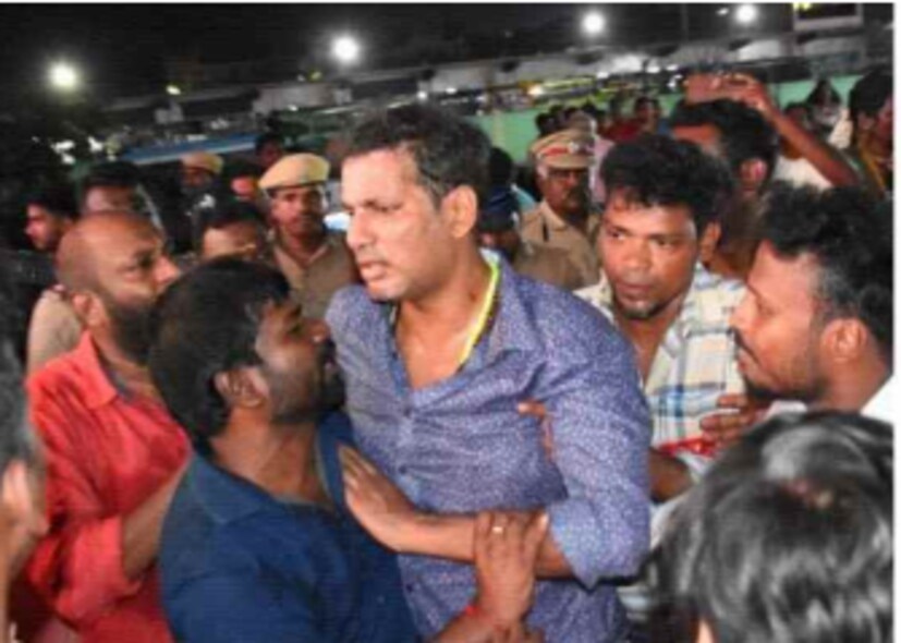  ​ഗുരുതര ആരോ​ഗ്യപ്രശ്നങ്ങൾ താരത്തെ അലട്ടുന്നുവെന്ന് ആരാധകർ പറഞ്ഞെങ്കിലും നടൻ ഇതൊക്കെയും എതിർത്തിരുന്നു. ഇപ്പോഴിതാ, വിശാലിന്റെ ആരോ​ഗ്യസ്ഥിതി വീണ്ടും ചർച്ചയായിരിക്കുകയാണ്.