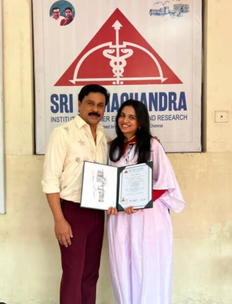  സ്കൂൾ തലത്തിലെ പഠനത്തിന് ശേഷം മീനാക്ഷി മെഡിസിനും ചേർന്നു. അച്ഛന്റെ ആ​ഗ്രഹപ്രകാരം കഴിഞ്ഞ വർഷം ​ഗ്രാജുവേഷനും പൂർത്തീകരിച്ചു. പിന്നാലെ ഹൗസർജൻസിക്കും ചേർന്നു. ഇപ്പോൾ ഡോക്ടറായി സേനമനുഷ്ഠിച്ചു തുടങ്ങിയിരിക്കുകയാണ് മീനാക്ഷി. ഇതിന്റെ സന്തോഷത്തിലാണ് ദിലീപ്.