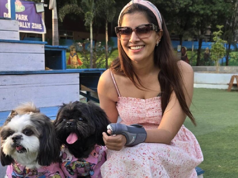 എല്ലാ രണ്ടാം ശനിയാഴ്ചയും മകളെ കാണണം എന്നായിരുന്നു ശരത്കുമാർ കോടതിക്ക് മുന്നിൽ വച്ച നിബന്ധന. അച്ഛനും അമ്മയും വേർപിരിഞ്ഞുവെങ്കിലും, മകൾക്ക് അച്ഛനോടുള്ള സ്നേഹം എത്രത്തോളം ഉണ്ടെന്നു മനസിലാക്കിയ പക്വമതിയായ അമ്മയായിരുന്നു ഛായ. കോടതി നിഷ്കർഷിച്ച സമയത്തിന് പുറമേ, മകളോട് നിനക്ക് നിന്റെ അച്ഛനെ എപ്പോൾ വേണമെങ്കിലും പോയികാണാം എന്നാണ് അമ്മ ഛായ നൽകിയ ഉപദേശം. അച്ഛന്റെ പ്രിയപ്പെട്ട മകളെ അദ്ദേഹത്തിൽ നിന്നും അകറ്റി നിർത്തുന്നതിൽ ഒരിക്കലും വരലക്ഷ്മിയുടെ അമ്മ കടുംപിടുത്തം പിടിച്ചില്ല എന്നുവേണം കരുതാൻ. എന്നിരുന്നാലും, അച്ഛനെ താൻ ഒരകലത്തിൽ നിന്നും മാത്രം കണ്ടിരുന്നു എന്ന് വരലക്ഷ്മി