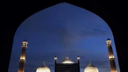 മാസപ്പിറ ദർശിക്കുന്നതിന് വിപുലമായ സംവിധാനങ്ങൾ ഒരുക്കിയിരുന്നു മാസപ്പിറ ദർശിക്കുന്നതിന് വിപുലമായ സംവിധാനങ്ങൾ ഒരുക്കിയിരുന്നു