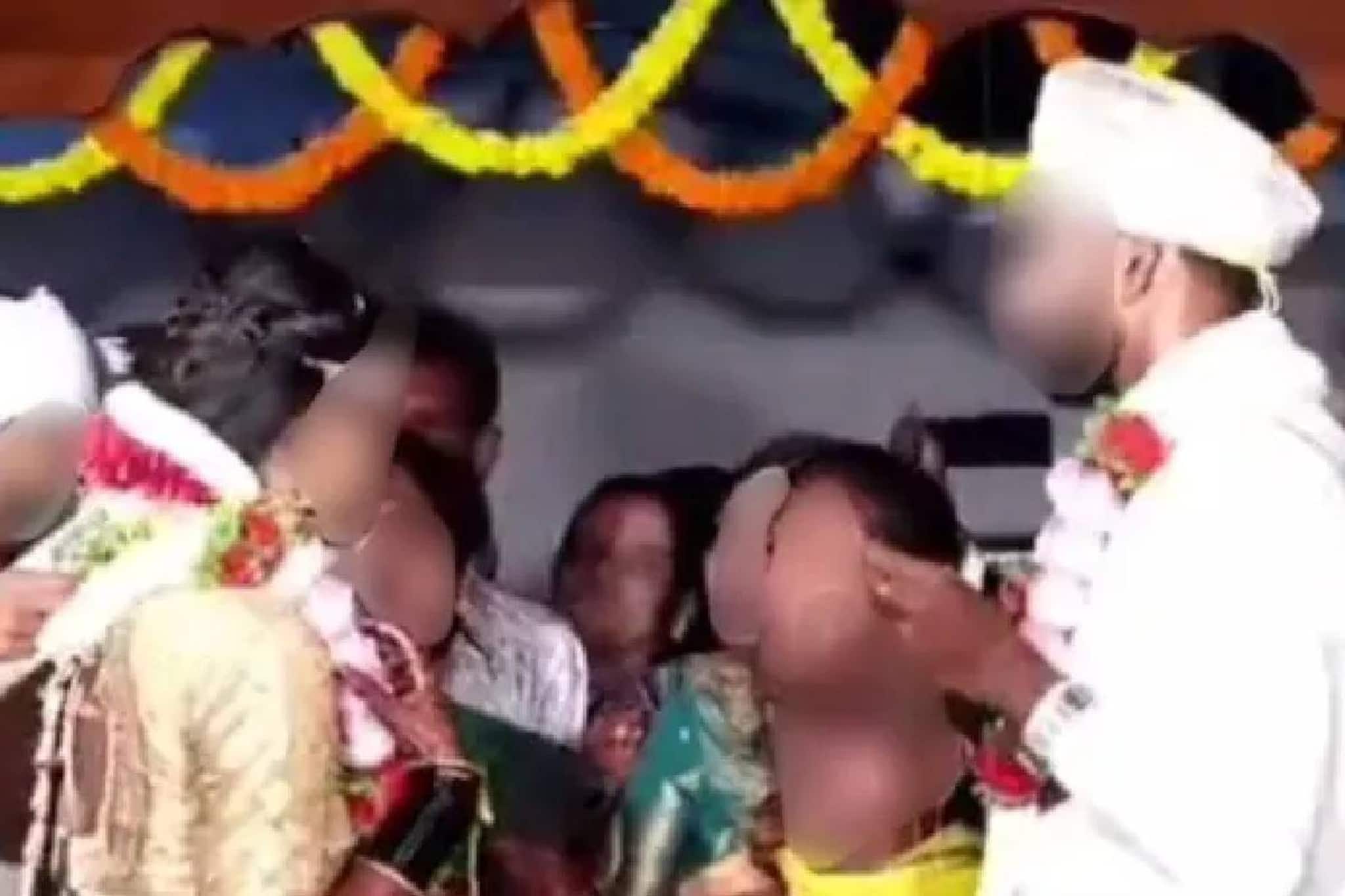 താലികെട്ടുന്നതിന് തൊട്ടു മുമ്പ് കൂട്ടുകാരന്റെ ഫോണ്‍; വധു കല്യാണത്തില്‍ നിന്ന് പിന്മാറി