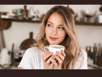 Coffee Benefits: ആള് ചില്ലറക്കാരനല്ല! ഈ ഗുണങ്ങൾ ലഭിക്കണമെങ്കിൽ കാപ്പി ഇങ്ങനെ കുടിക്കണം Coffee Benefits: ആള് ചില്ലറക്കാരനല്ല! ഈ ഗുണങ്ങൾ ലഭിക്കണമെങ്കിൽ കാപ്പി ഇങ്ങനെ കുടിക്കണം